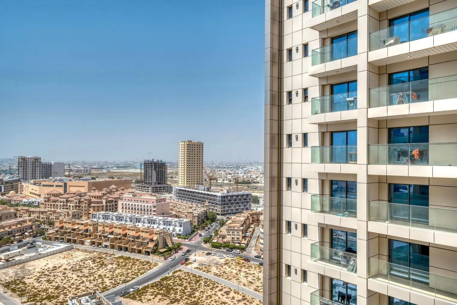 Blueground Dune Residency City View Pool Gym Dxb-1316 Dubai